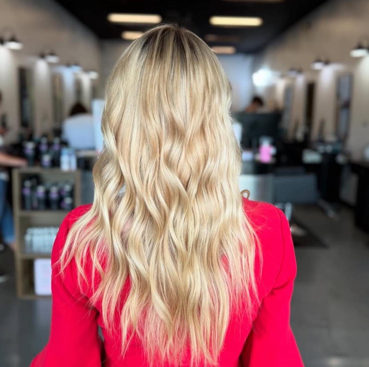 Blondes just wanna have fun! hair_by_nikkimarie 
Schedule your next color session with a Pink Mullet Stylist! 
#franklintn  #franklintnsalon