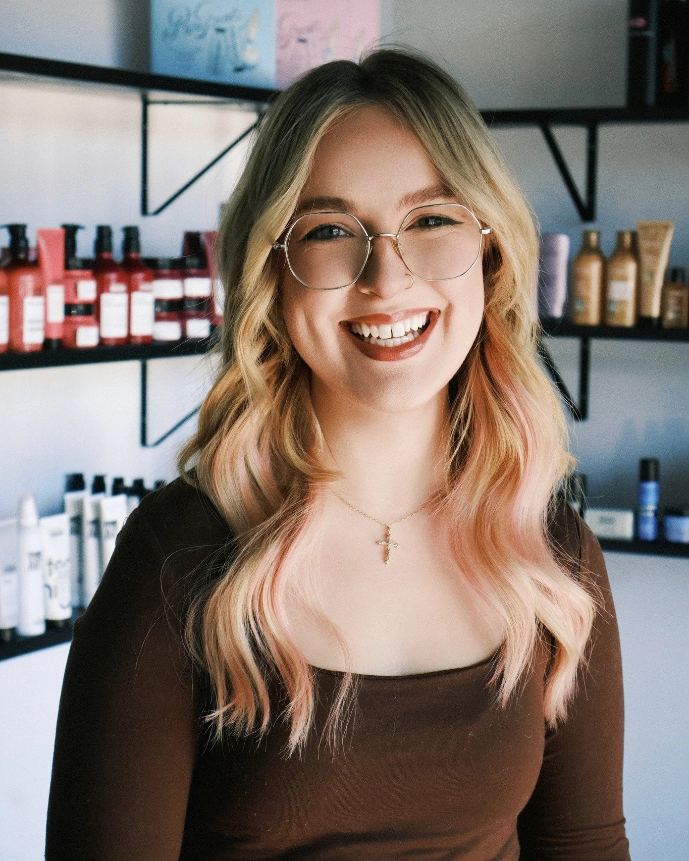 Stylist Spotlight! The lovely @emmab.stylin__ She specializes in Extensions, Blonding, Vivid Color, and Total Hair Transformations! Book with Emma, today! 💞 #pinkmulletsalon #stylistspotlight