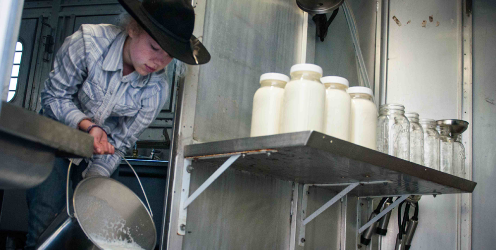 milkingMarkegard-Family-02-15-14-20-2.png