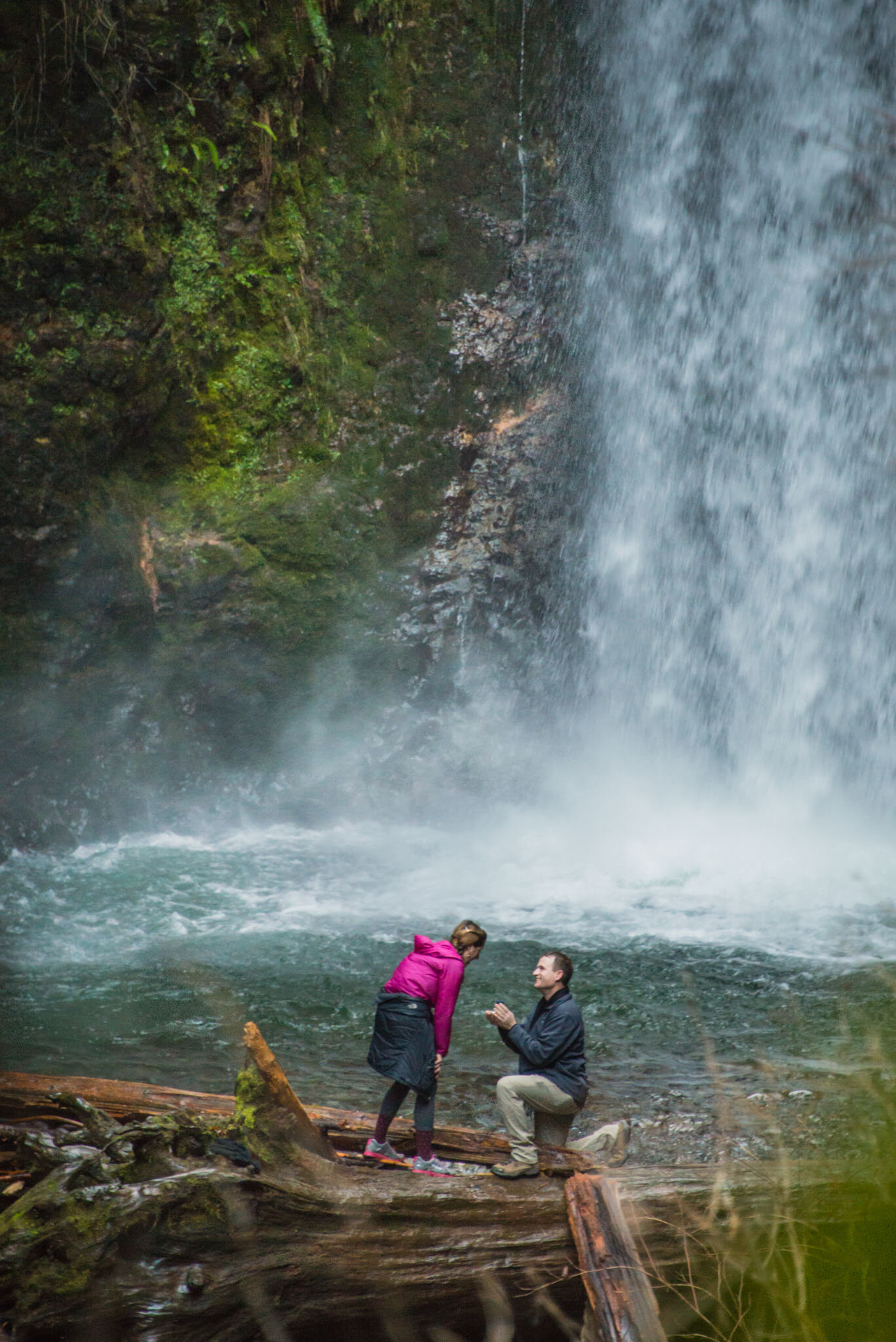 Wedding proposal photographer in Columbia Gorge