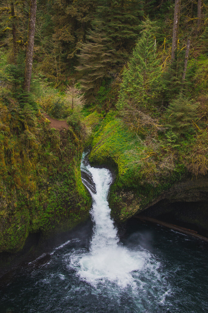 Punch bowl falls Oregon landscape photography