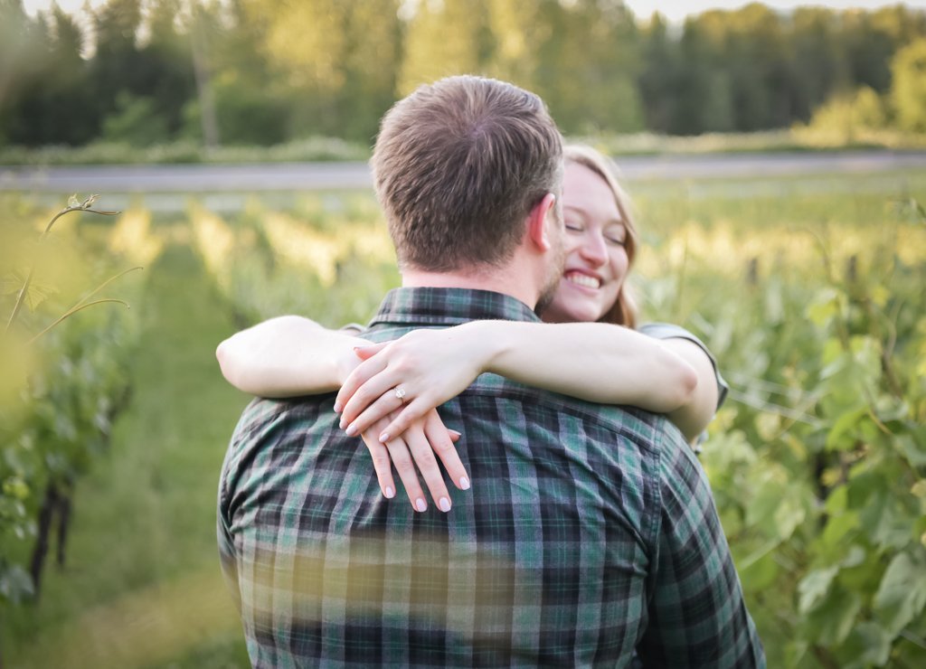 Engagement photographer in Oregon_21.jpg