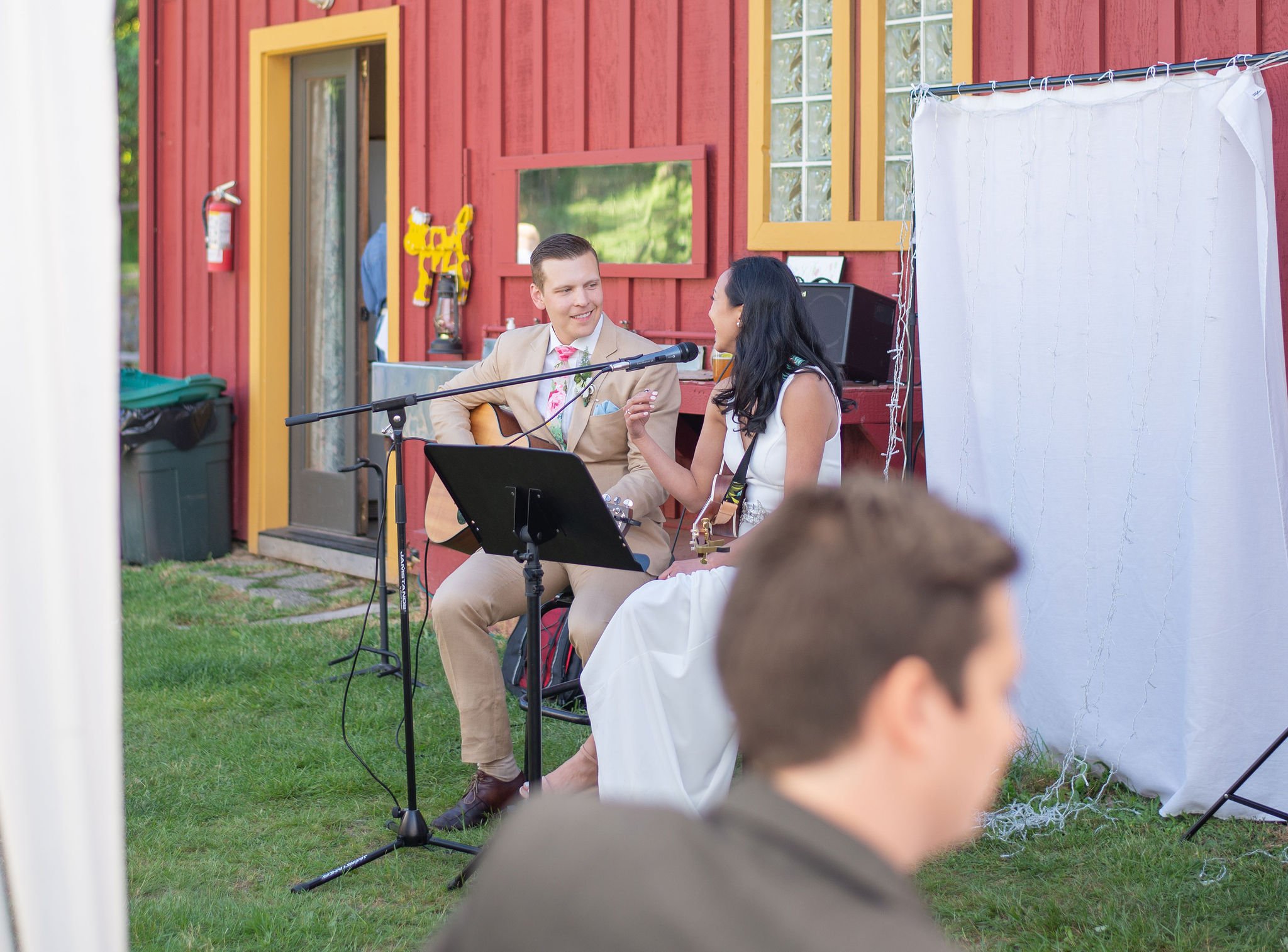 Wedding photo on Vashon Island by Rachel Konsella Photography