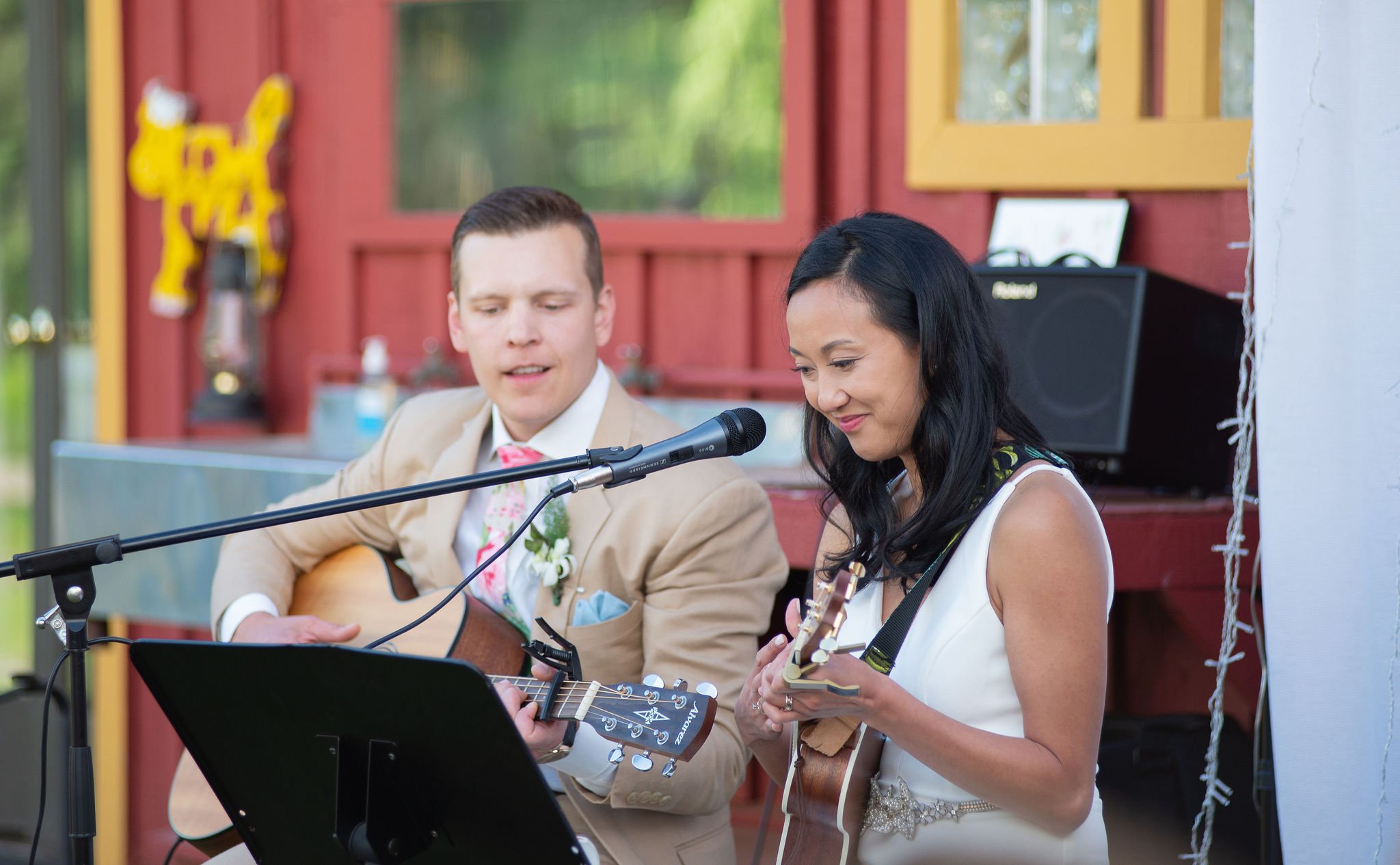 Wedding photo on Vashon Island by Rachel Konsella Photography