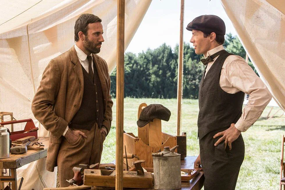 WrightBrothersVsCurtiss_001_AmericanGenius_hires2.jpg