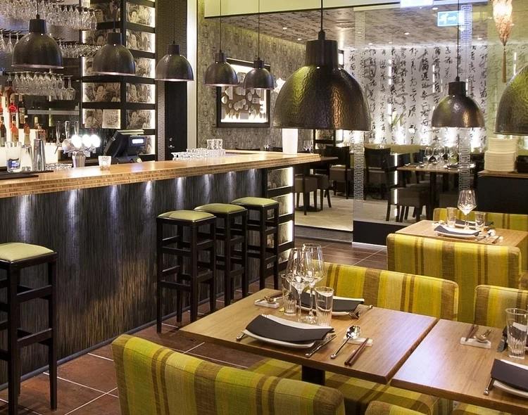 Waipo, modern social dining i ljudsatt miljö. Foto: Elvira Jonsson