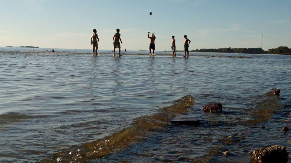 Rodinha de futebol no Rio da Prata