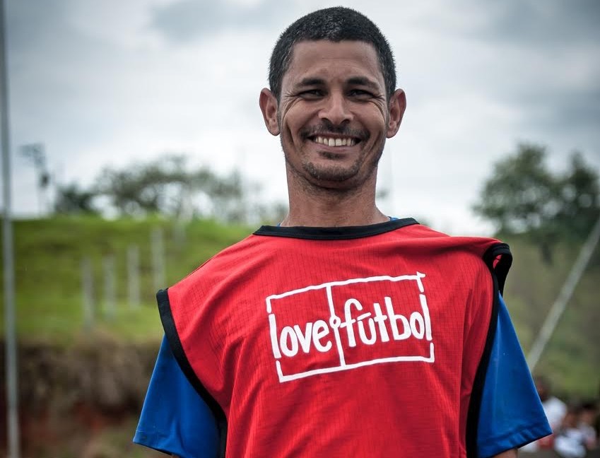 " Nós provamos a nós mesmos que éramos capaz de fazer. Juntos podemos e vamos fazer mais" -Fernando, presidente do comitê love.fútbol do projeto Cururuquara, São Paulo.