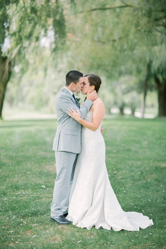 Fox Hill Resort | Milwaukee WI Photographer | Lauren and Joe Wedding