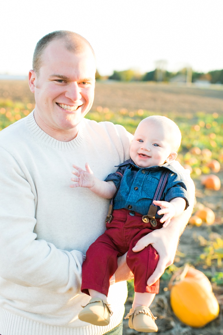 Wisconsin Pumpkin Patch Family Photos