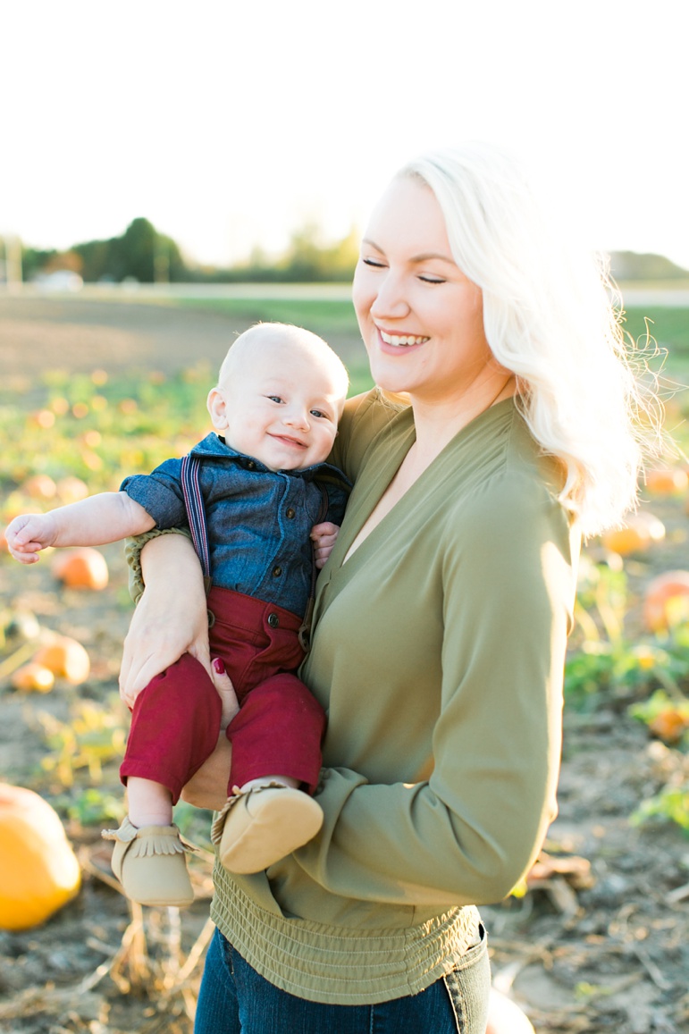 Wisconsin Pumpkin Patch Family Photos