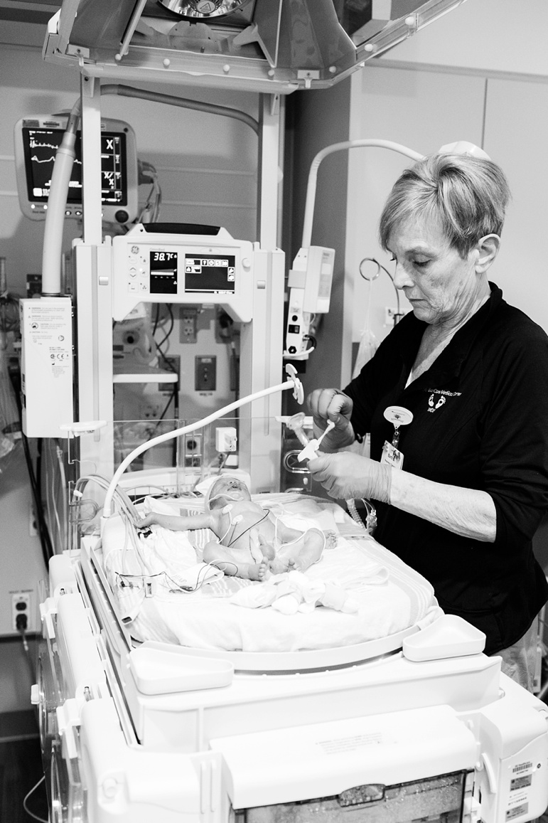Green Bay WI Surrogate Birth of Twins | Baby B_5989.jpg