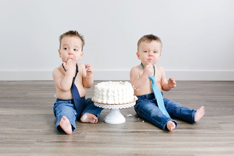 Wisconsin Twins 1st Birthday Cake Smash