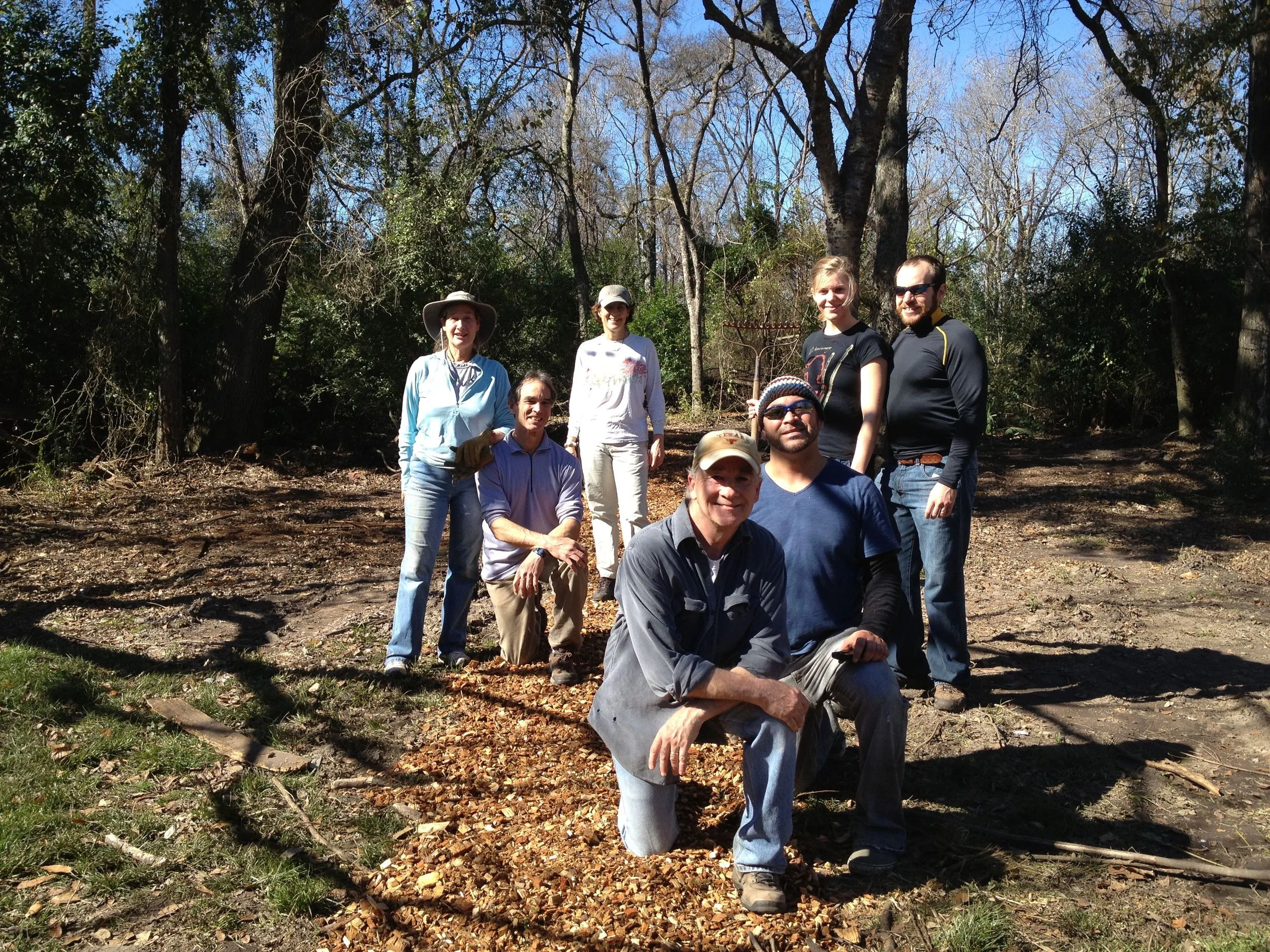 bark mulch crew.jpg