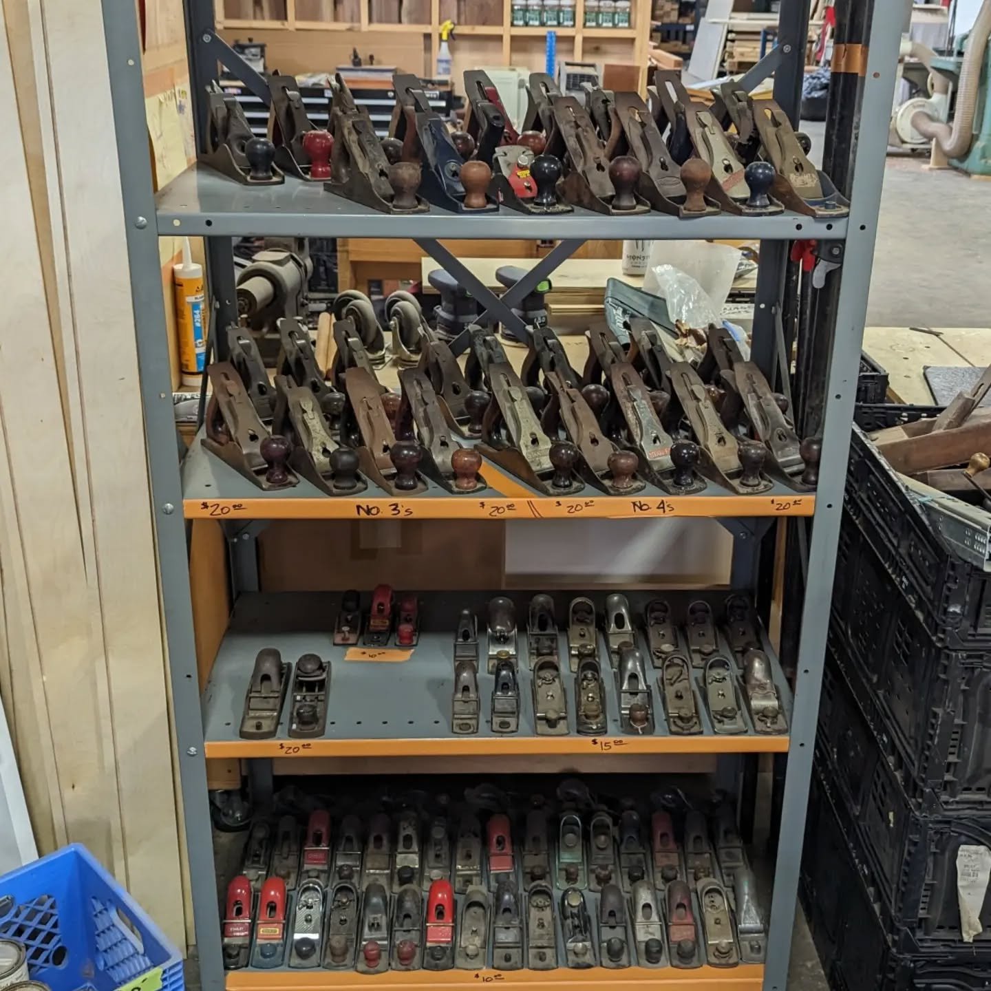 Just another one of those days.

Trying to get everything organized for tonight's Guild meeting.
Then 1000 bdft of lumber shows up that needs to be scaled, inventoried, and racked.
Then the forklift sprouts a leak and smokes enough to bring out an ex