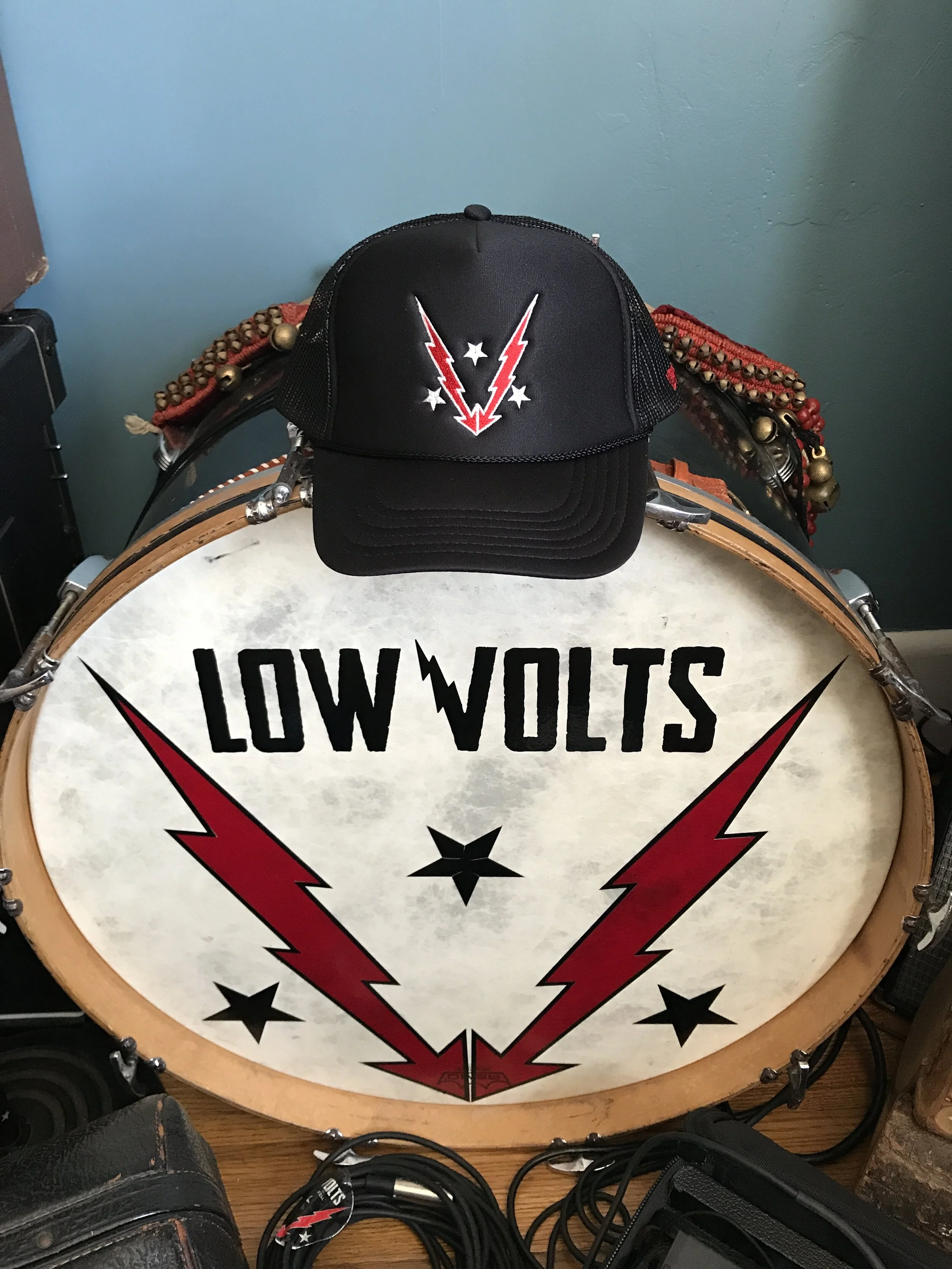 lowVolts_trucker2.JPG