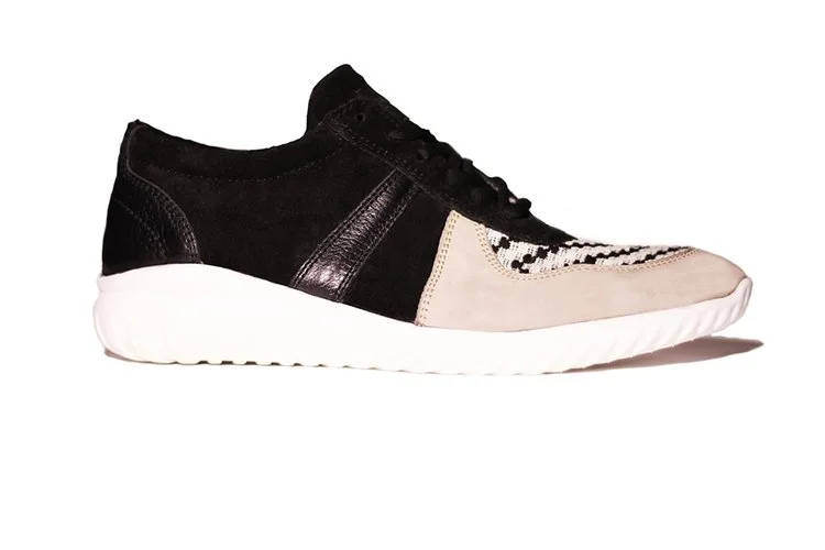 PMT ( PASSPORT MILITARY TRAINER ) / * RUNNER  ( MADE IN ETHIOPIA )