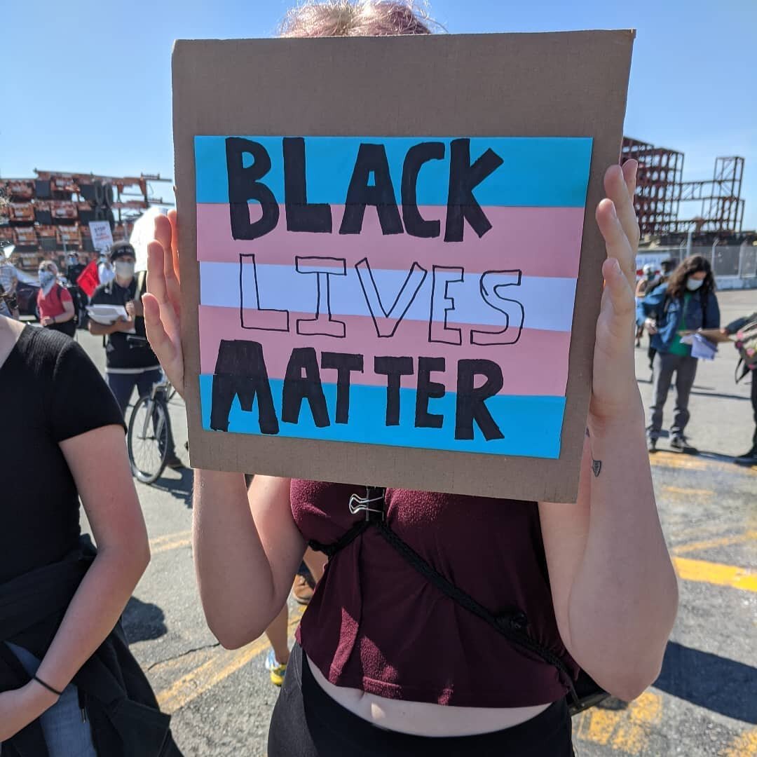 Happy Juneteenth from the Oakland Port shutdown ✌️🖤 #queersolidarity #juneteenth #blacklivesmatter #blacktranslivesmatter