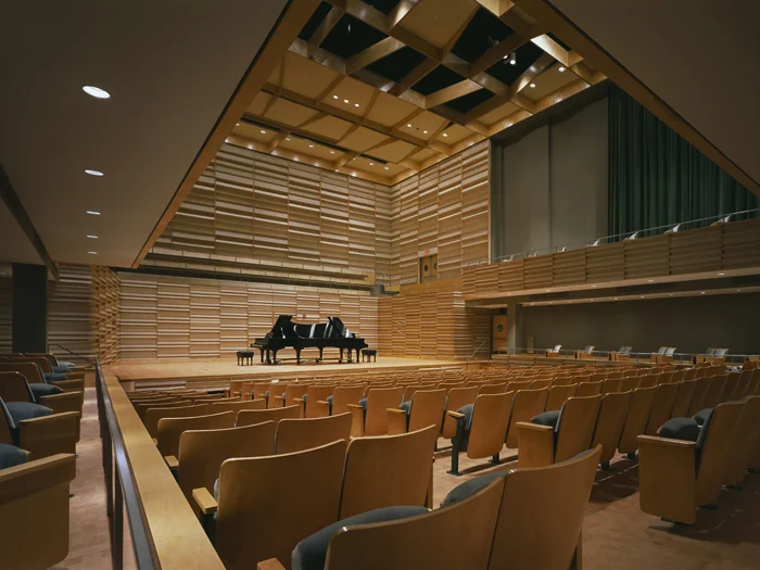 Interior 2.jpg