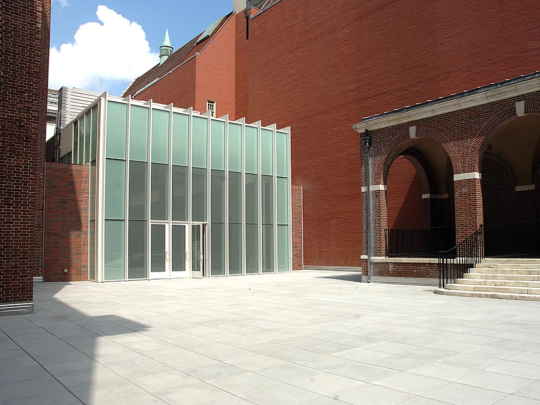 700x525 003 Exterior Court.jpg