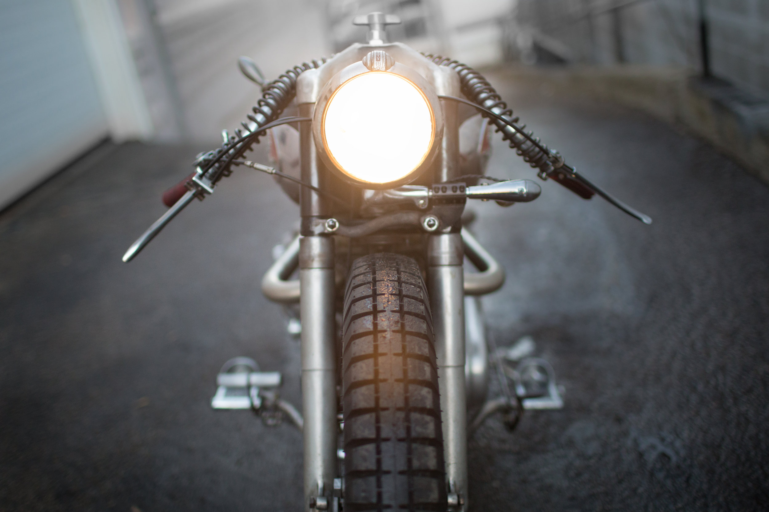 RE-Indian-just-headlight.jpg