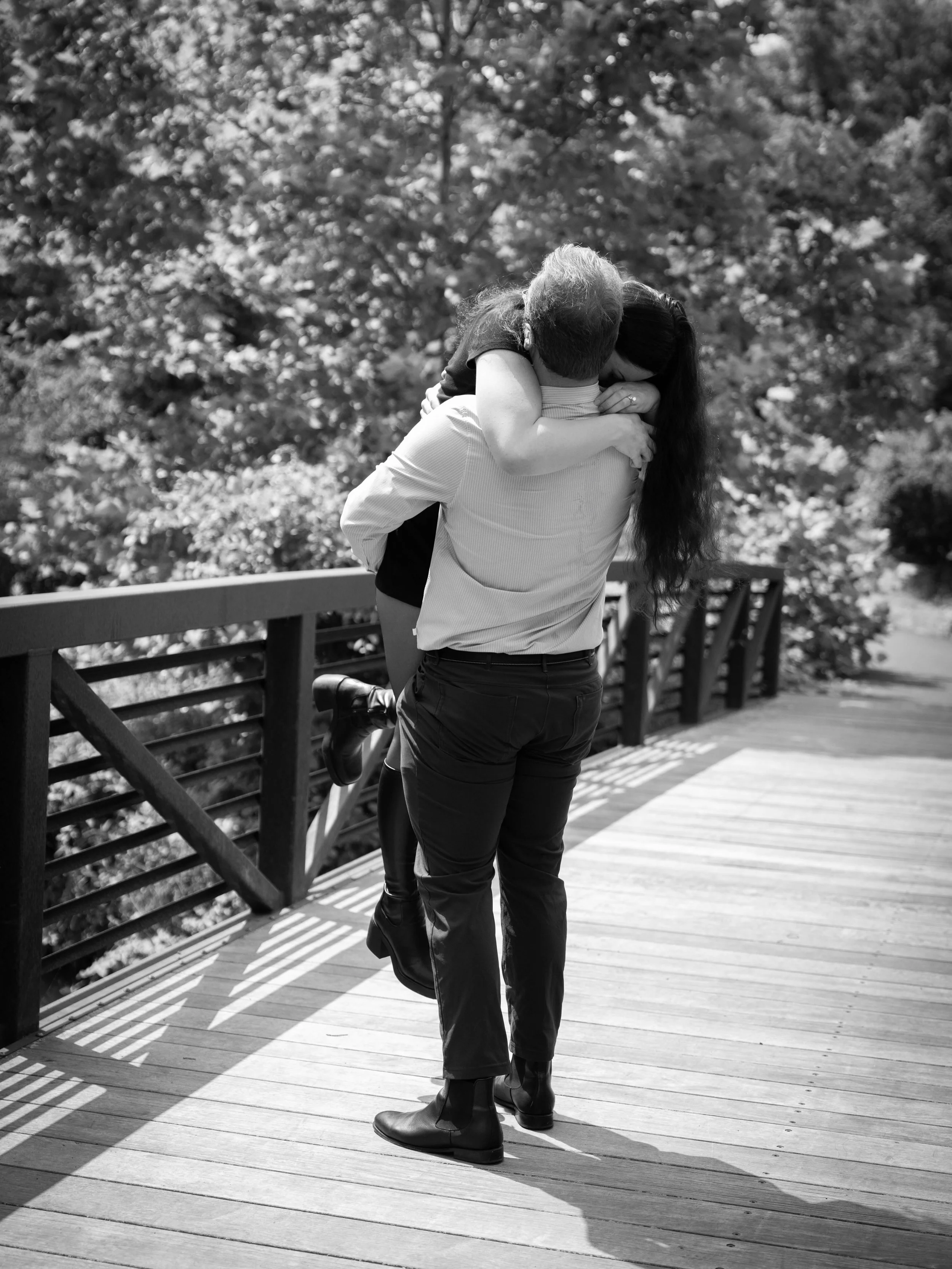 I hid in the bushes to get these 😂❤️
.
.
.
.
.
.

#EngagementSession #EngagedCouple #CouplesPhotography #LoveStory #EngagementPhotos