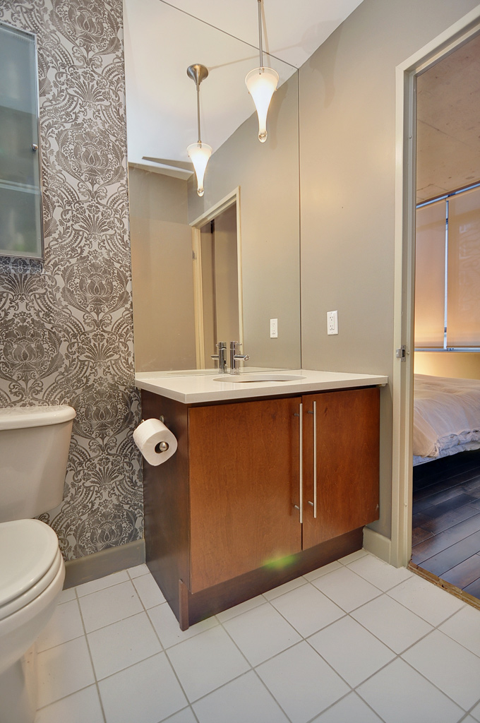 033_bathroom_view2.jpg