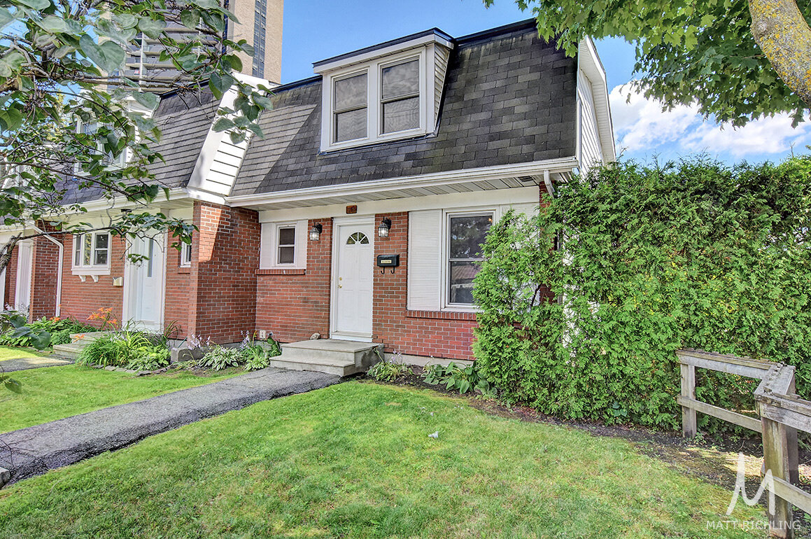 916 dynes road for rent ottawa.jpg