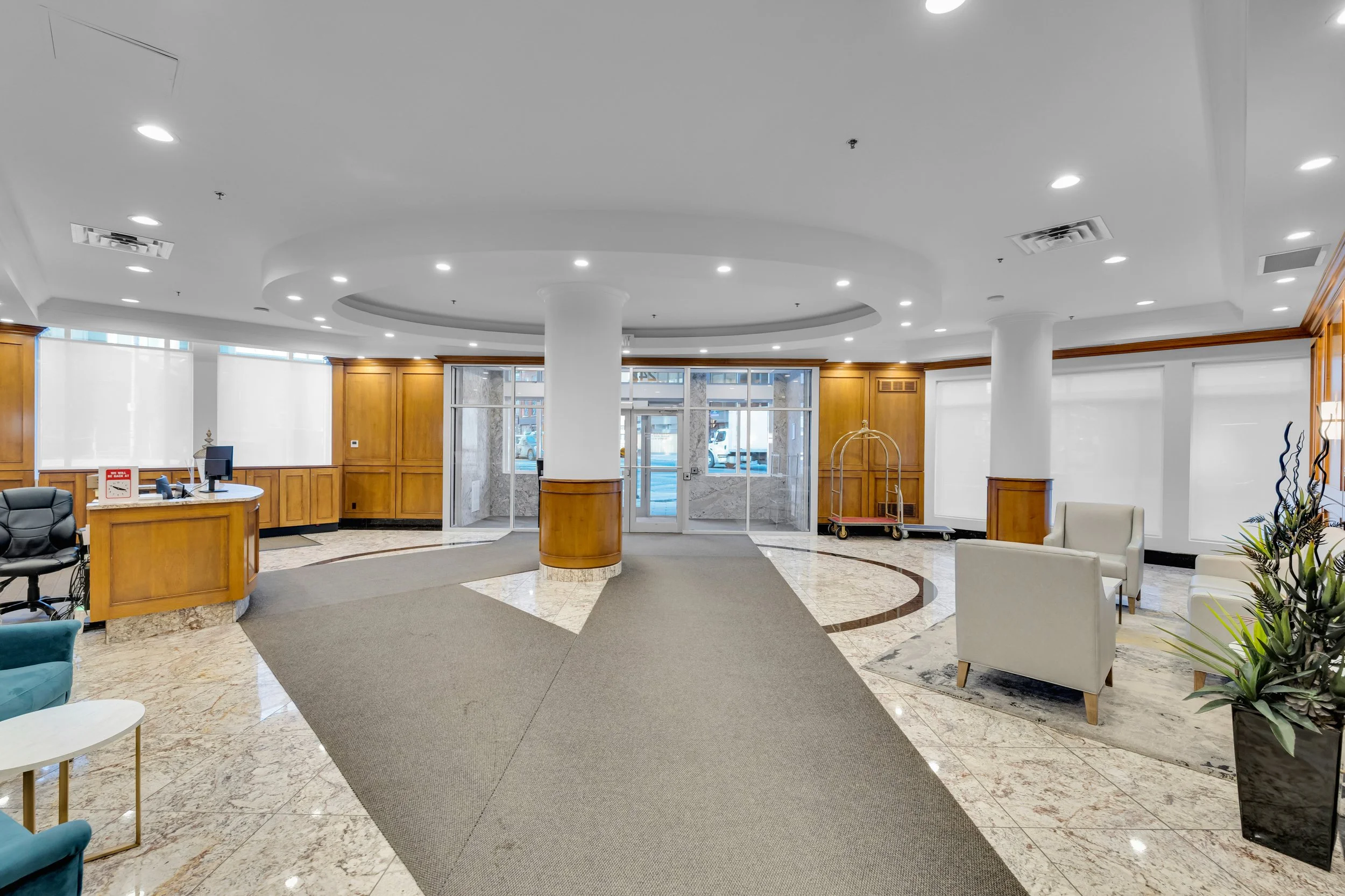 803-242 rideau-4.jpg
