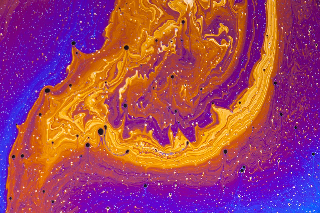  Continuously flowing soap film&nbsp; 