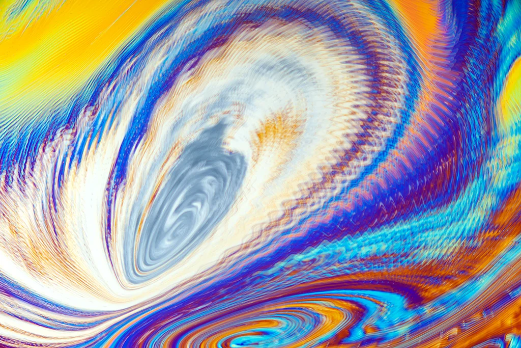  Image of continues&nbsp;flowing soap film mixed with&nbsp;high voltage ion wind 