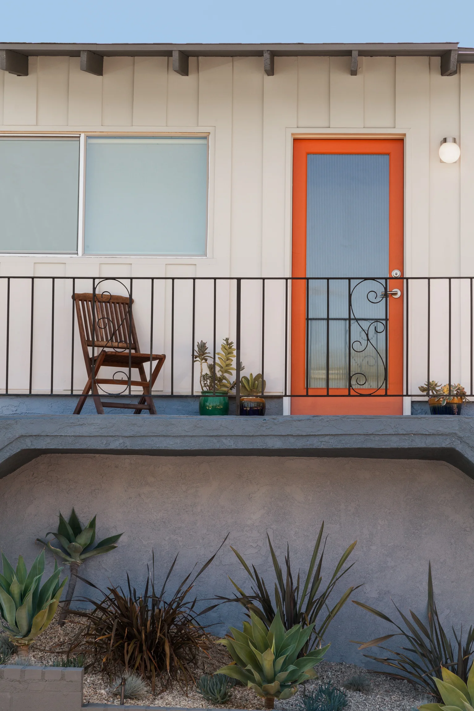 EXTERIOR ENTRY