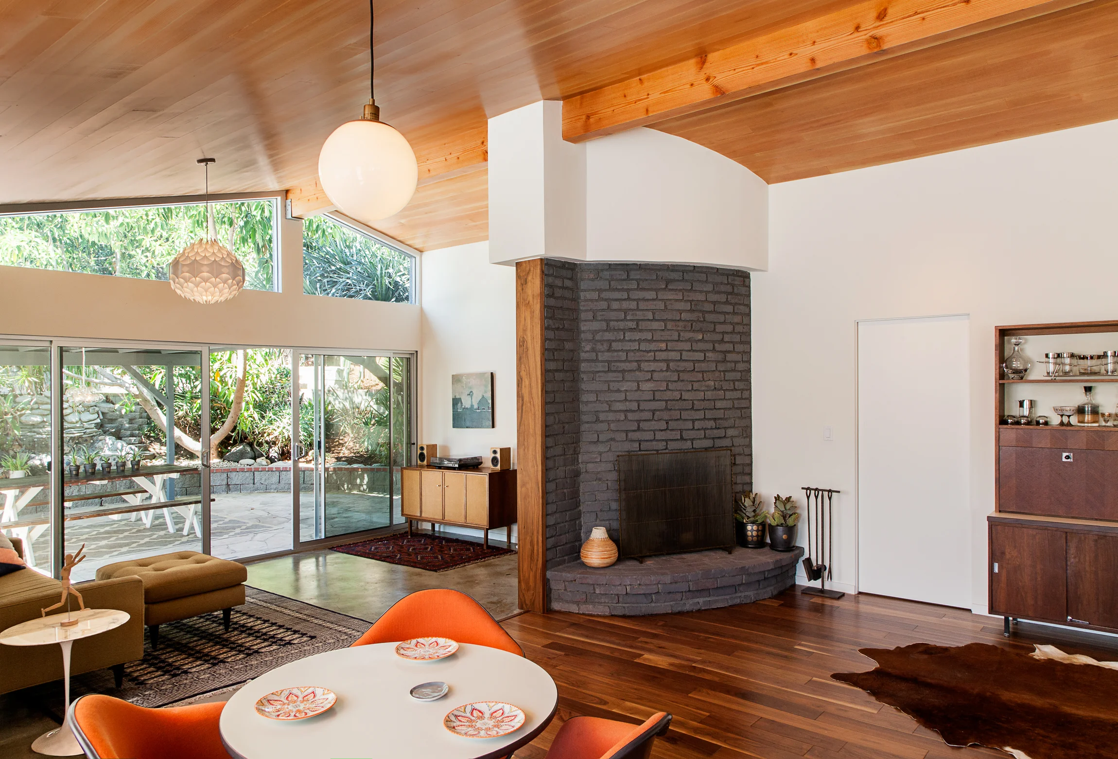 SITTING AREA