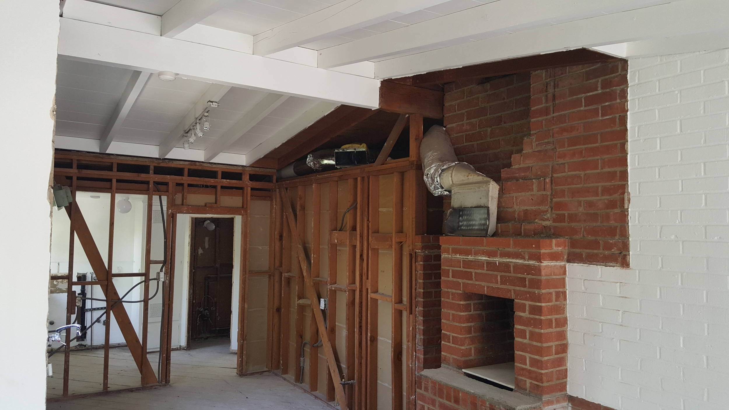 CONSTRUCTION PHOTO