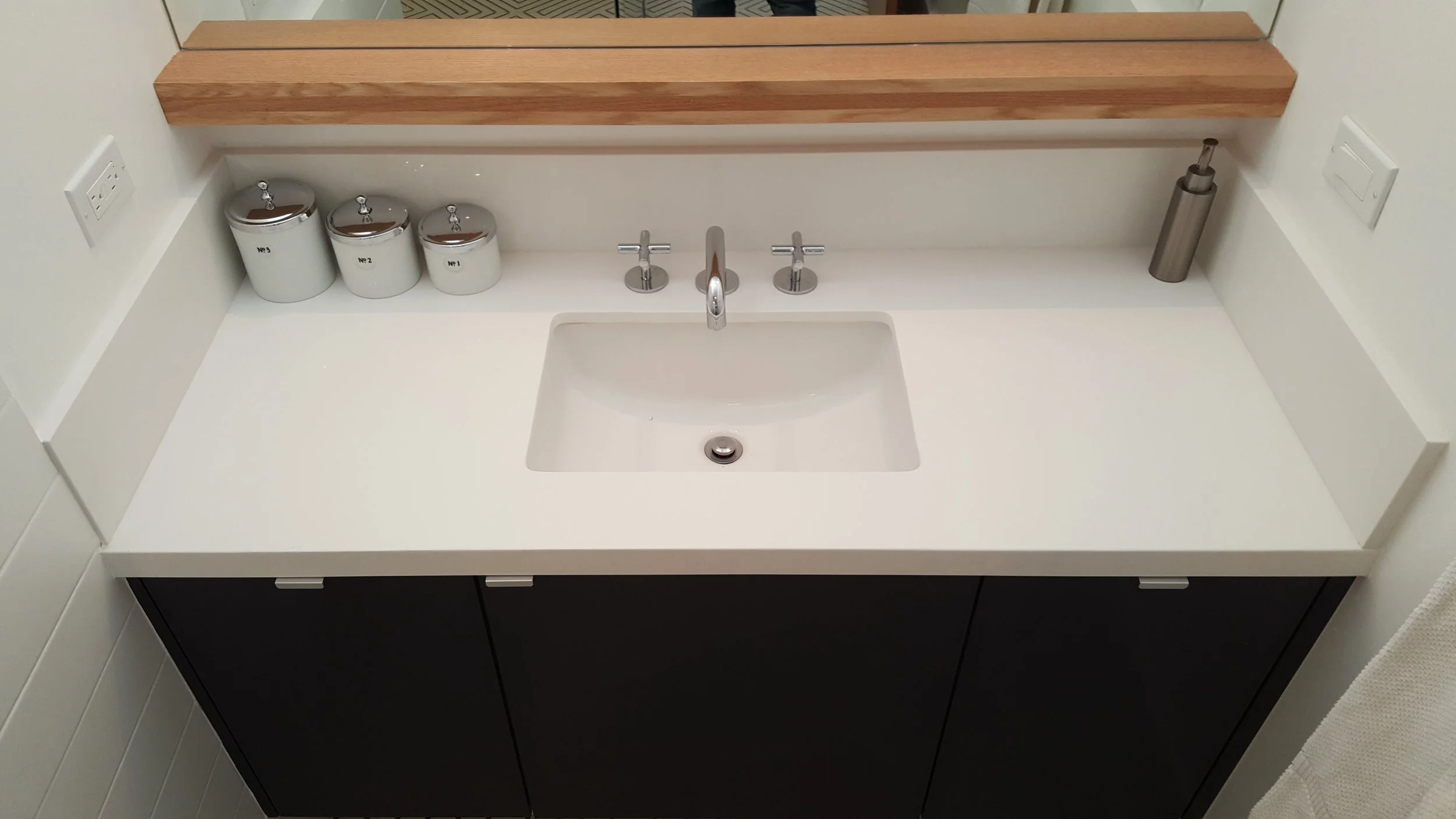 VANITY DETAIL