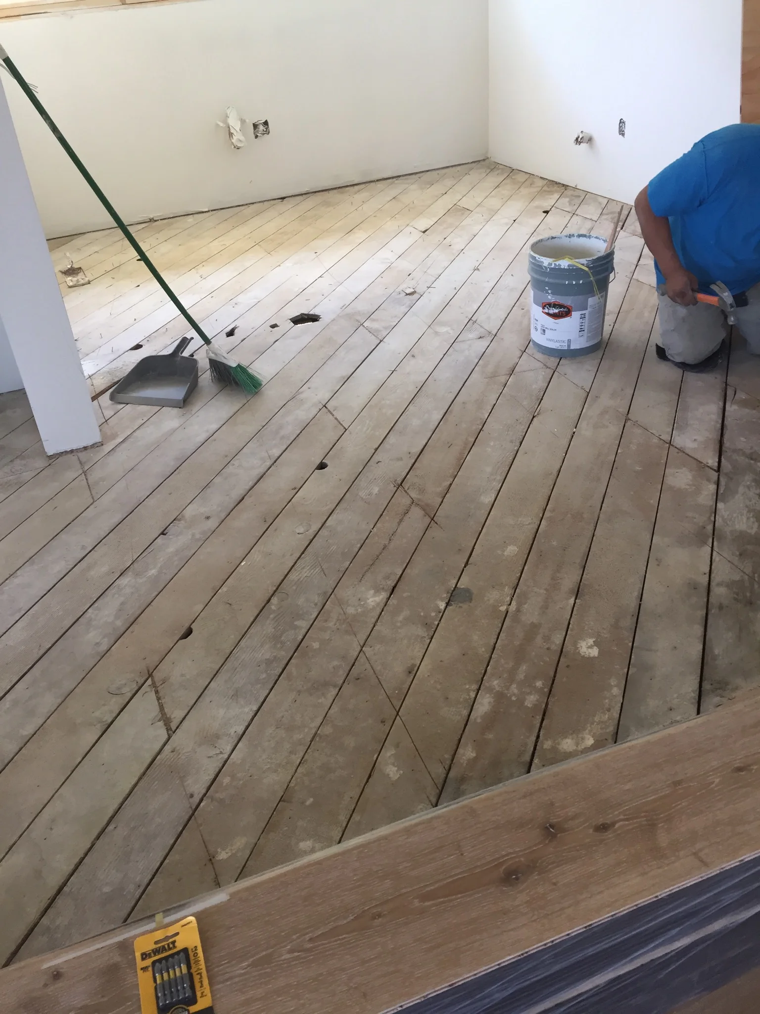 CONSTRUCTION PHOTO
