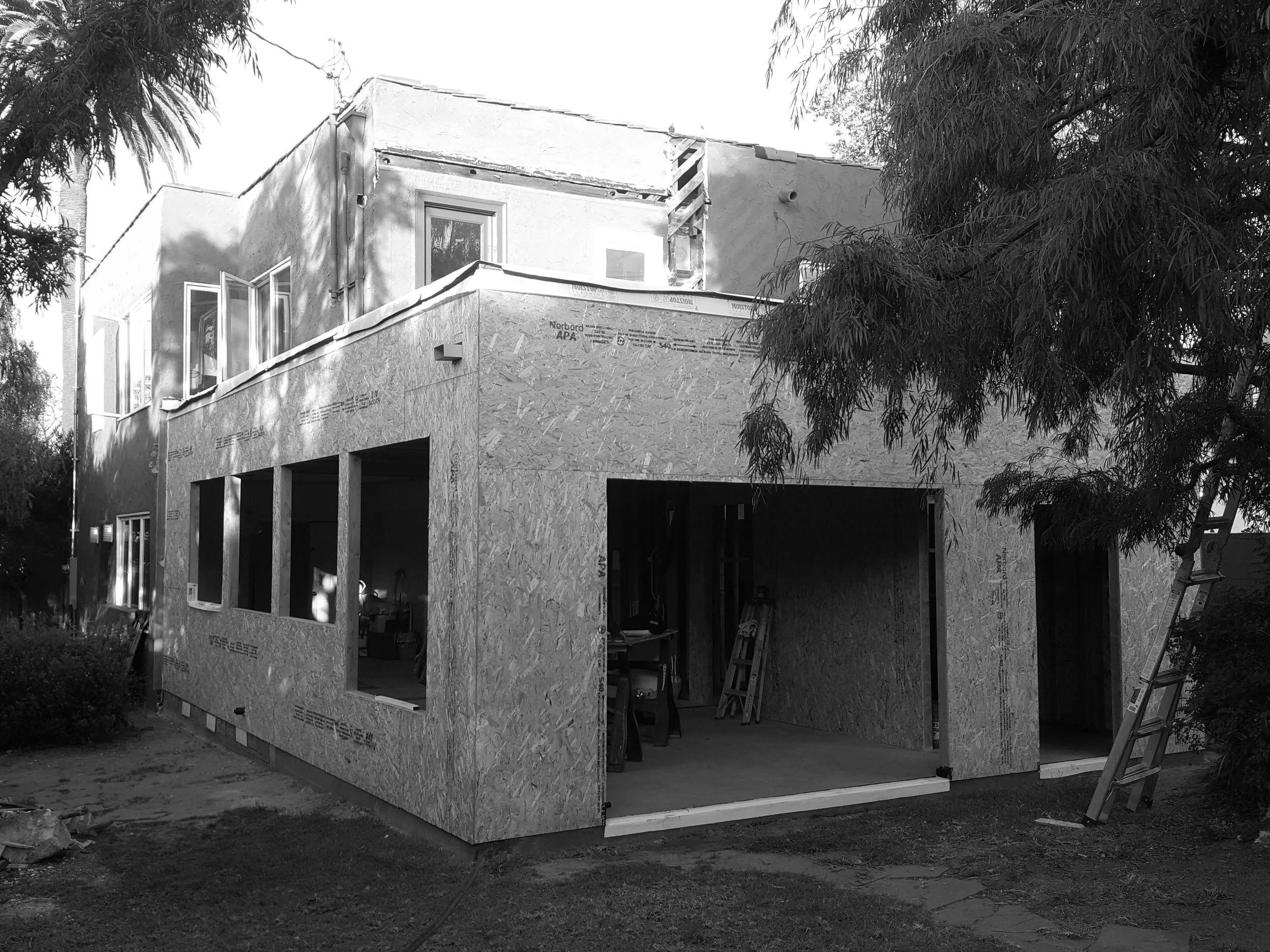 CONSTRUCTION PHOTO