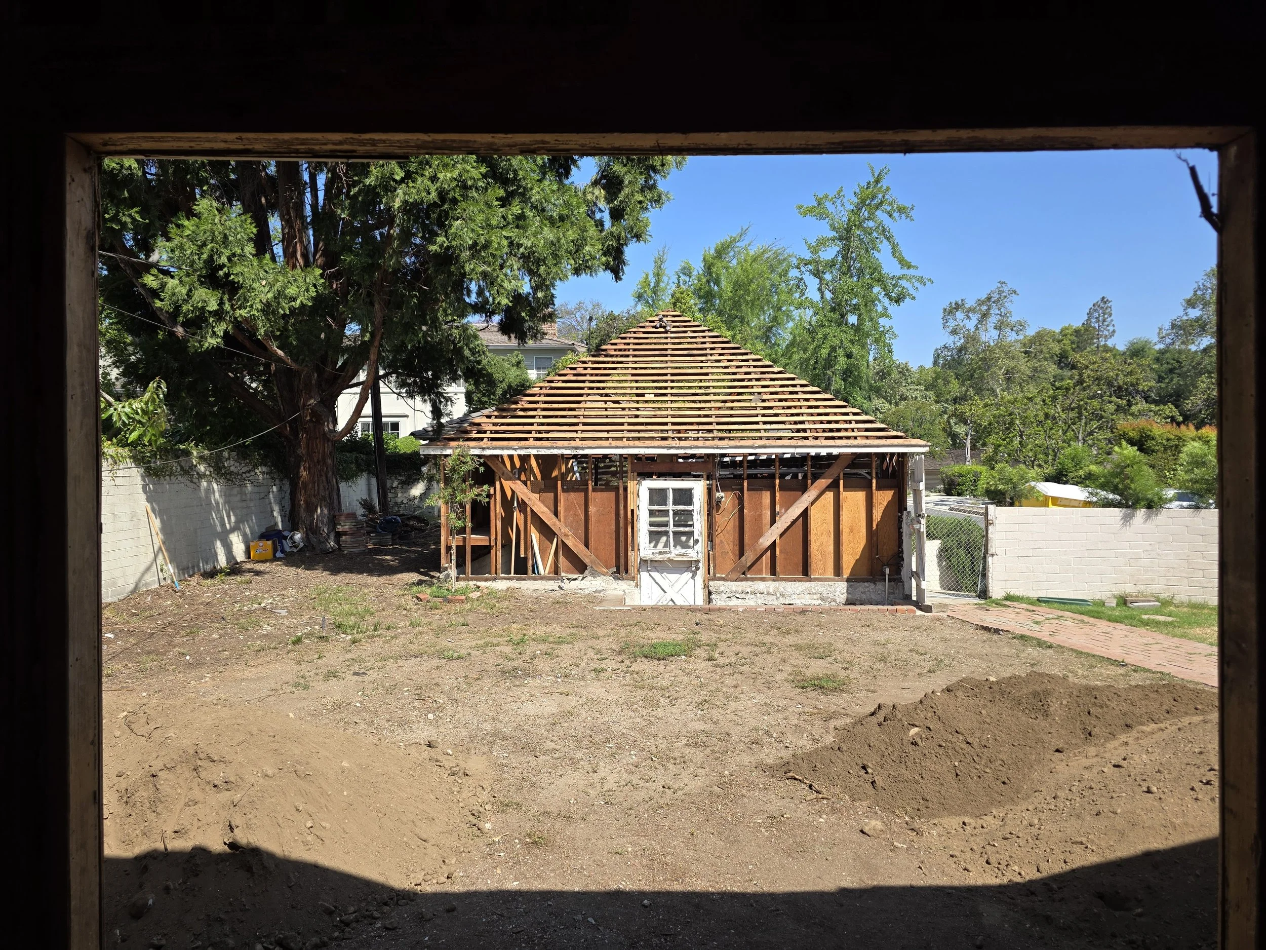 CONSTRUCTION PHOTO OF THE GARAGE