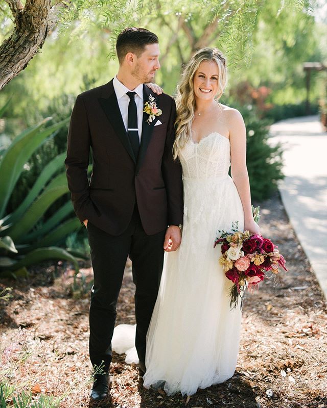 We had such a lovely time doing flowers and styling this weekend at Luke and Jenna&rsquo;s dreamy sweet wedding!  Coordinator: @brookejohnsonweddings
Venue: @peppertreeslo
MUAH: @thequeensbees
Catering: @floraandfaunafinefoods
Cinema: @patmanang @jef