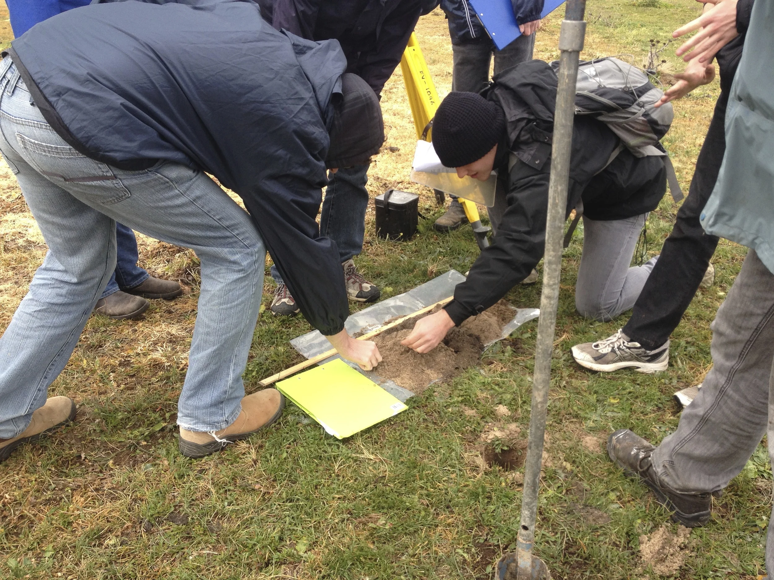 Students design, execute and report on an experiment to analyse historical rainfall from the soil profiles at Lake George