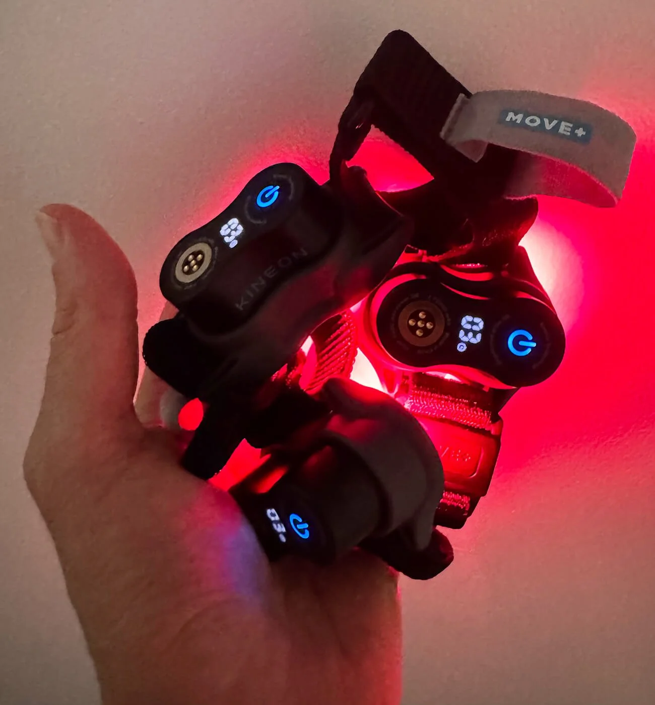 Kineon Move+ Pro Review device in Nick's hands