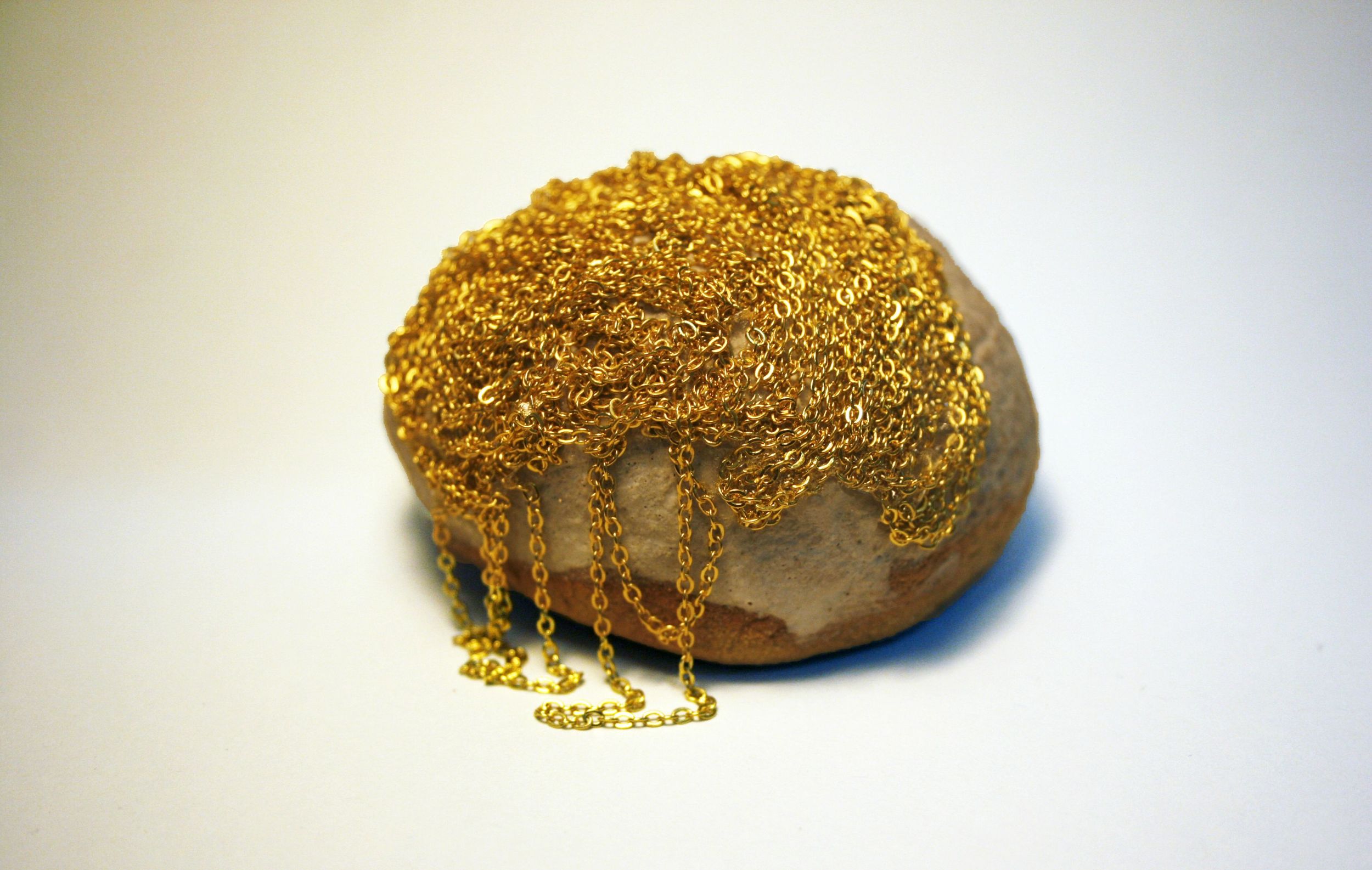 Solar Rocks (detail) , mixed media on ceramics, dimension variable, 2015.