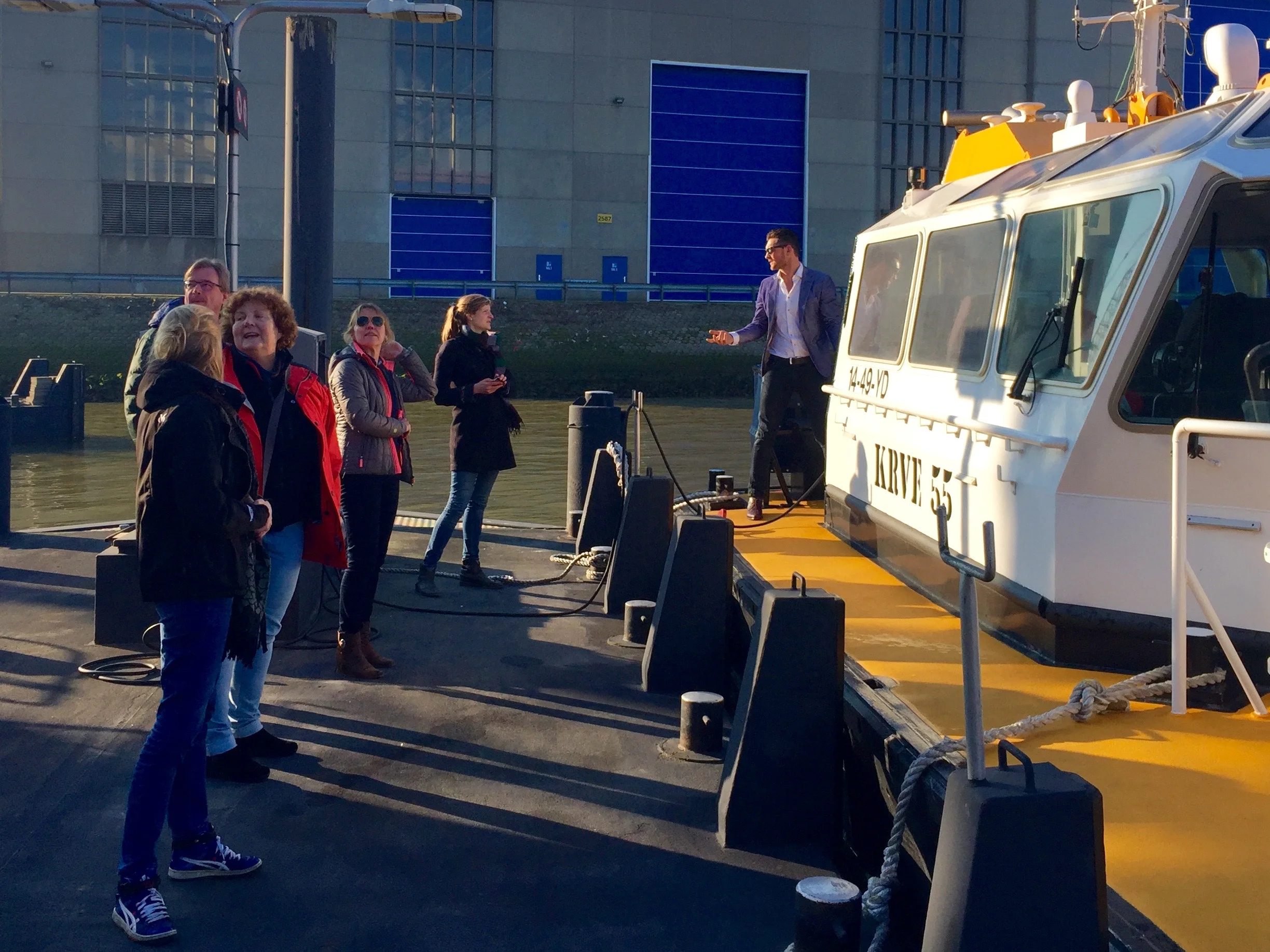 Collaborating in fighting plastic pollution in city waters 