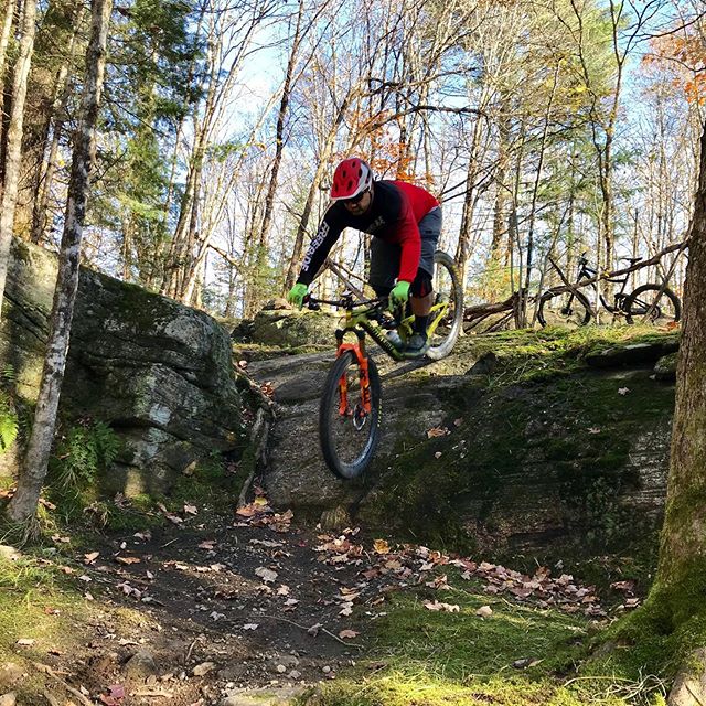 Another summer season closed with a beauty fall weekend in Muskoka. 🎃 @bringyourbike #muskoka #buckwallow #mtblife