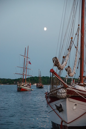 Oslo Harbour, moonrise