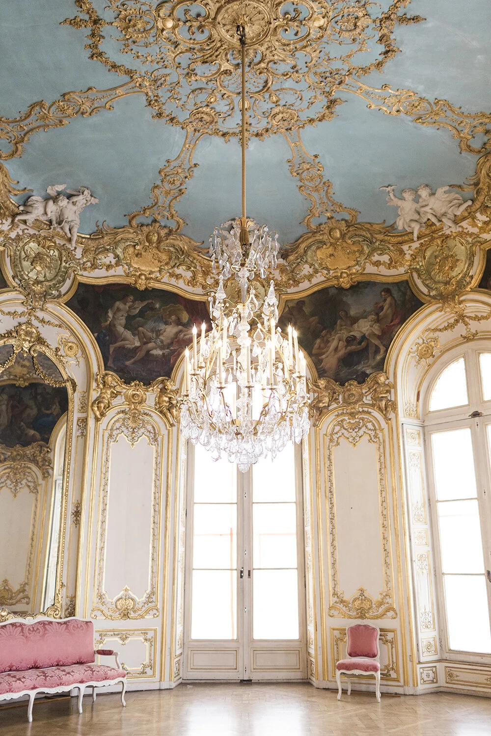 Le Marais Paris -With Travellur (Copy)