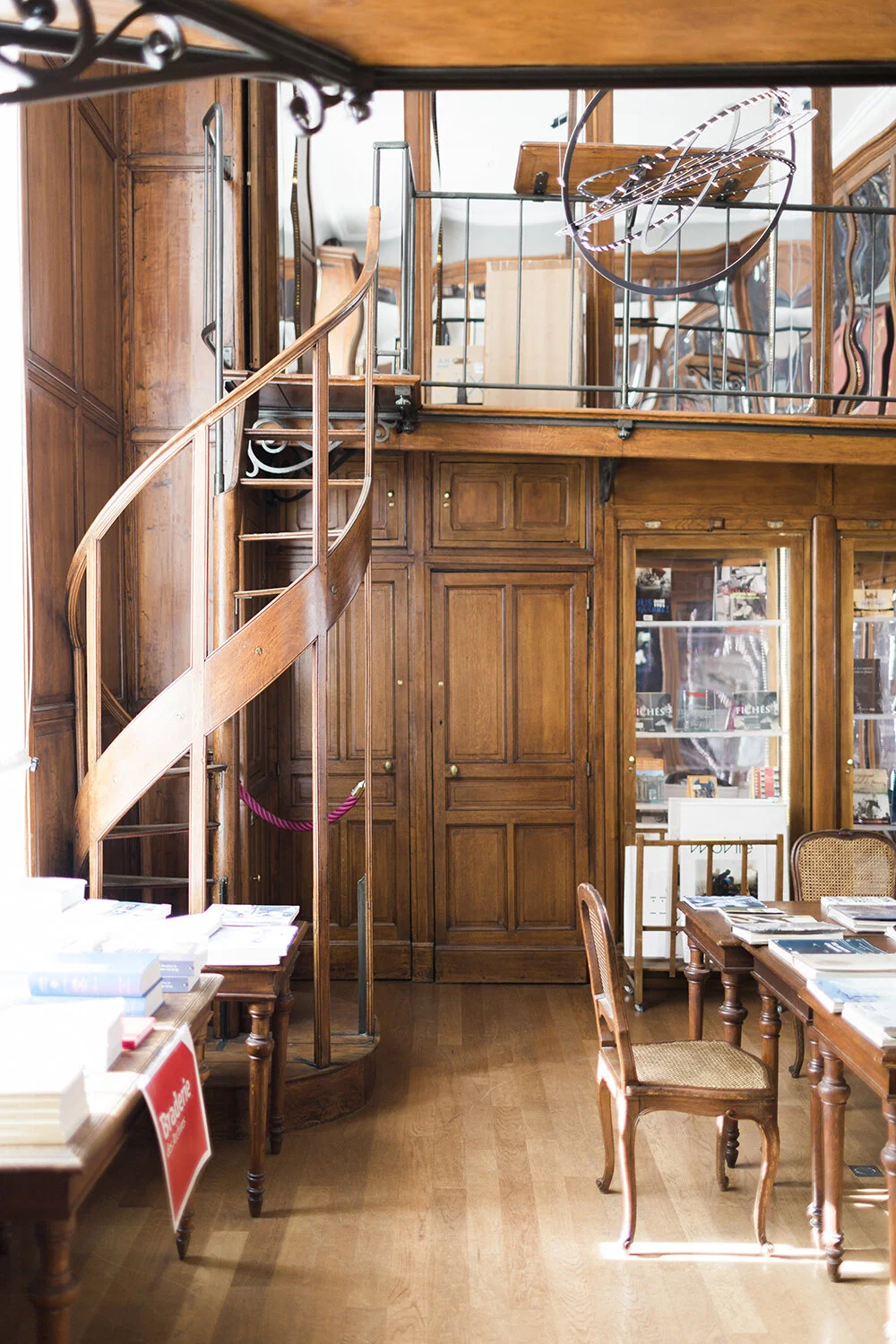 Le Marais Paris -With Travellur (Copy)