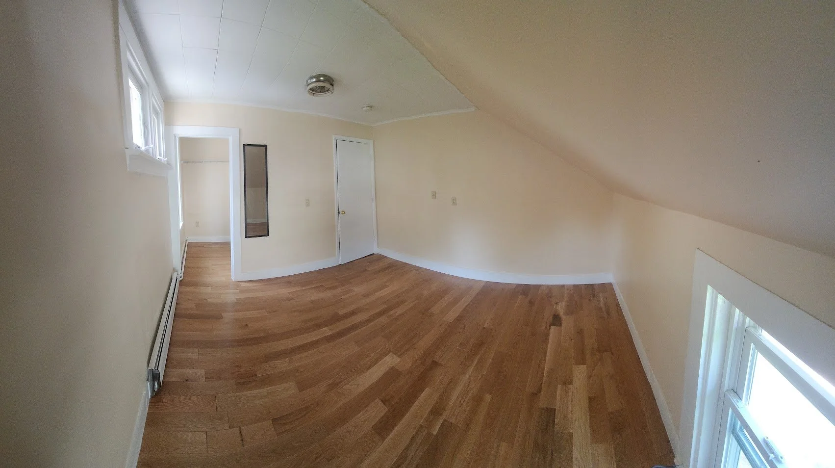 21.4 Loomis 3rd east bdrm.jpg