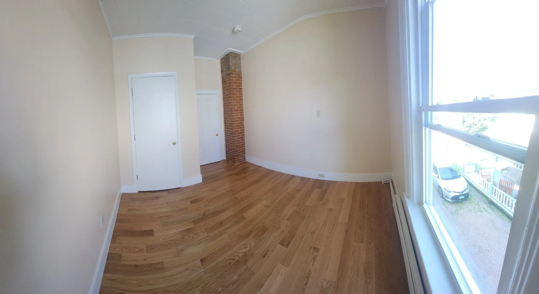 21.4 Loomis 1st east bdrm.jpg