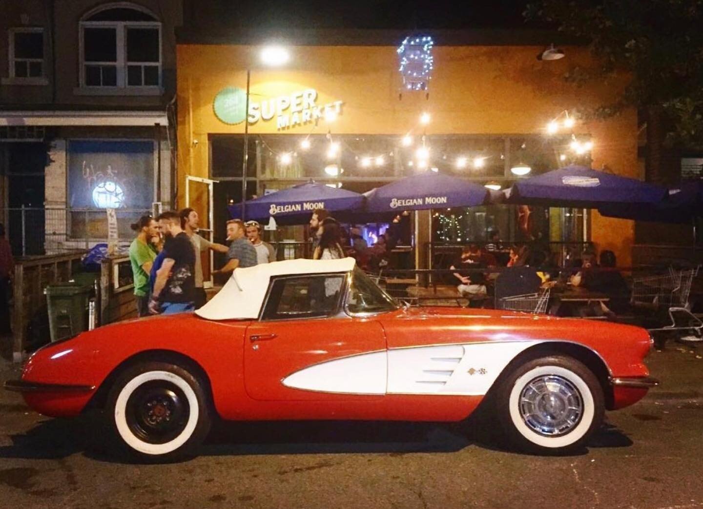🚗💥 Throwback to this sweet ride parked outside of the Supermarket!

Pop by the market tonight for our Drinkin' N' Thinkin' trivia! 7:30PM-10:30PM!

📸: @augustaandbaldwin
.
.
.
#torontocars #vintagecar #vintagecars #torontocars #torontobar #toronto